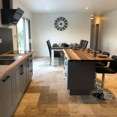 Calme Sans Voisins, Jacuzzi بيت للعطل Le Menil-Vicomte