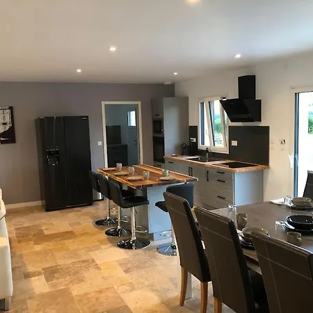 Calme Sans Voisins, Jacuzzi بيت للعطل Le Menil-Vicomte