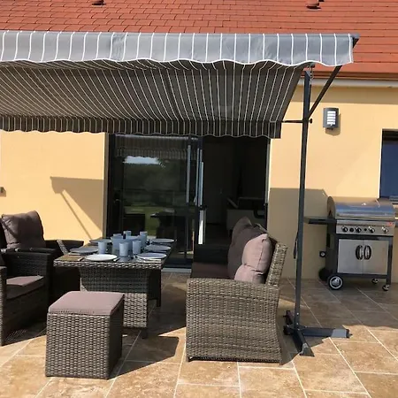 Calme Sans Voisins, Jacuzzi بيت للعطل