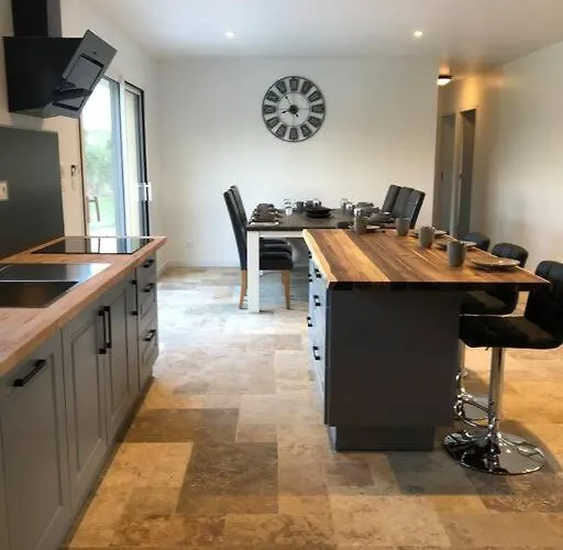 Calme Sans Voisins, Jacuzzi Дом отдыха Le Menil-Vicomte