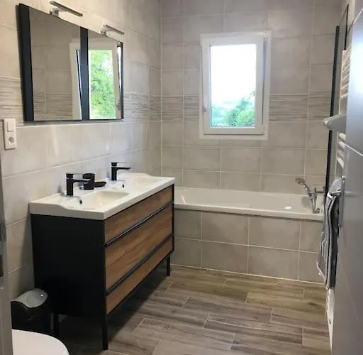 Calme Sans Voisins, Jacuzzi * Le Menil-Vicomte